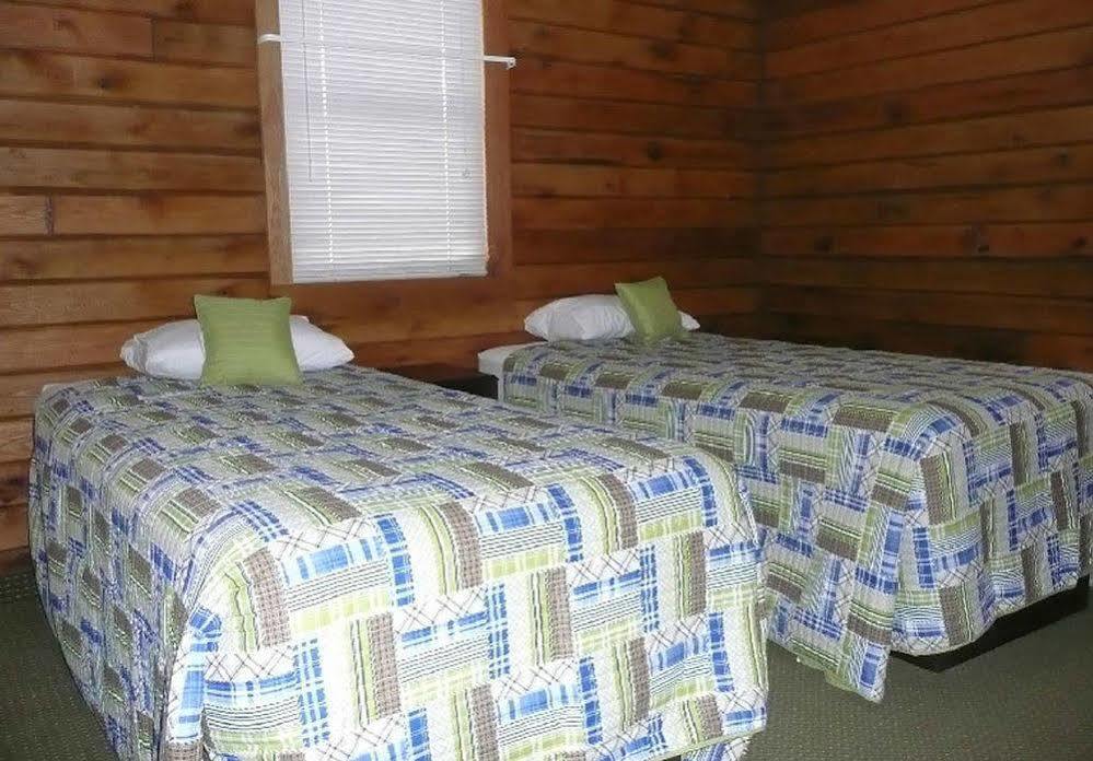 Mariner'S Village Resort Carlyle المظهر الخارجي الصورة
