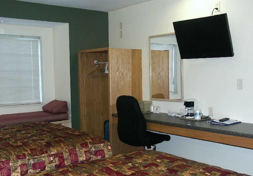 Mariner'S Village Resort Carlyle المظهر الخارجي الصورة