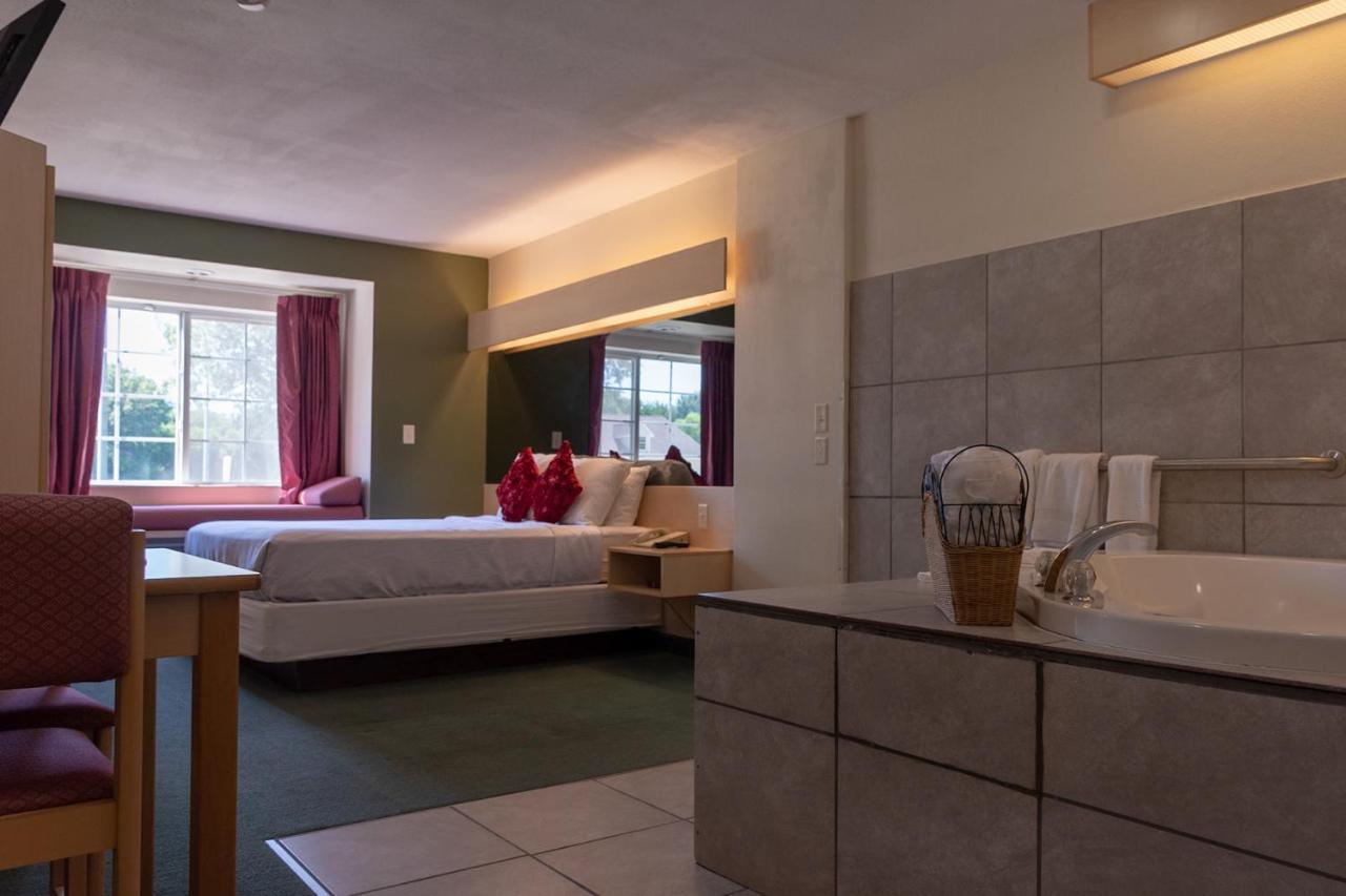 Mariner'S Village Resort Carlyle المظهر الخارجي الصورة