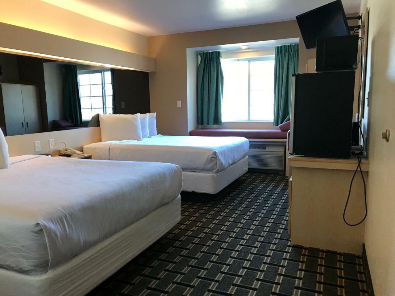 Mariner'S Village Resort Carlyle المظهر الخارجي الصورة